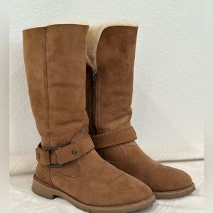UGG Boots in Chestnut